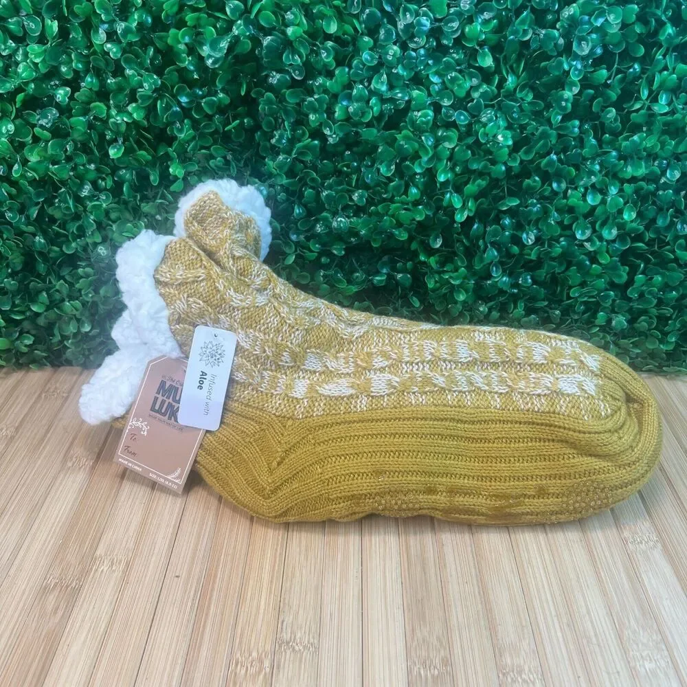 NWT Muk Luks Cabin Socks Size 8.5-11 Camel Colored Shea Infused Lined Argyle